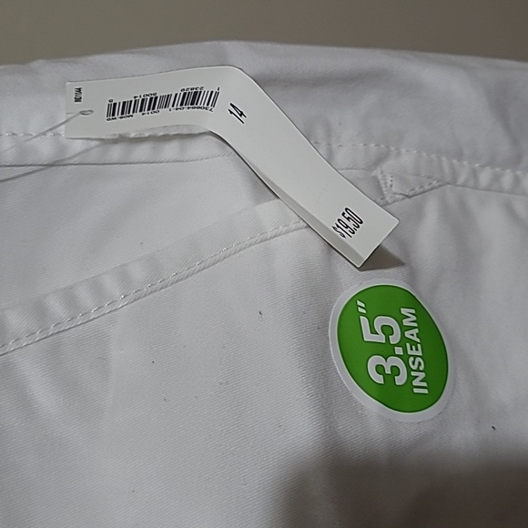 Old Navy low rise shorts - Picture 3 of 11